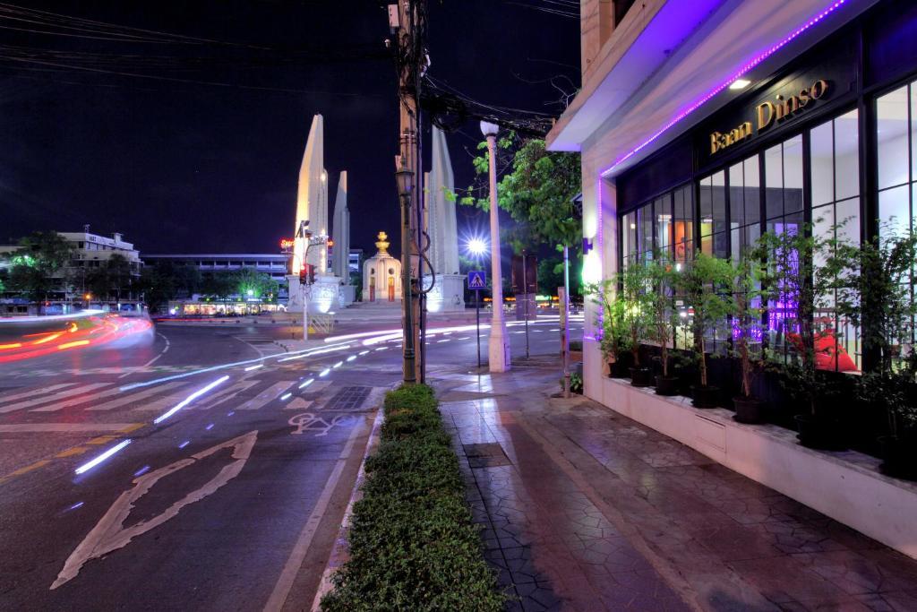 Baan Dinso Hostel@Ratchadamnoen Bangkok Exterior foto
